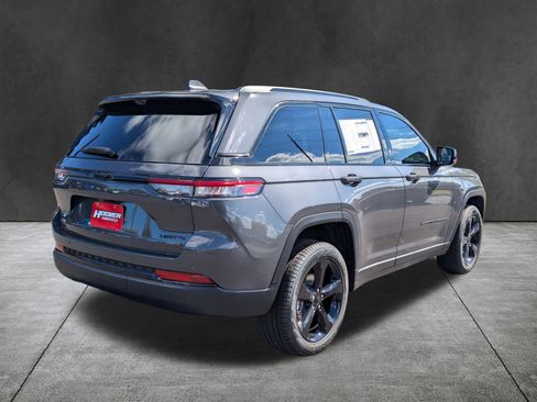 New 2025 Jeep Grand Cherokee Limited w/ Luxury Tech Group II image 4