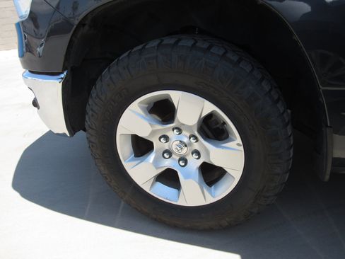 Used 2020 RAM 1500 Big Horn AWD/4WD image 5