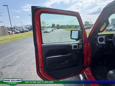 Used 2024 Jeep Wrangler Sport S image 6
