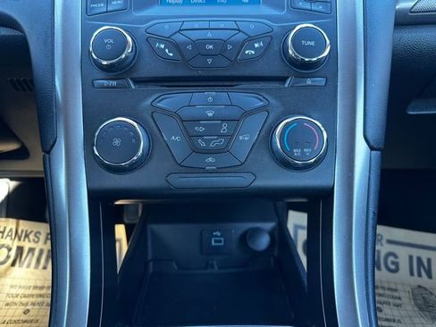 Used 2018 Ford Fusion SE FWD image 25