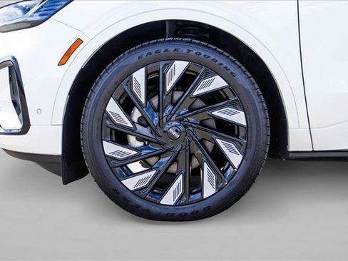 Used 2024 Lincoln Nautilus Black Label w/ Jet Appearance Package (87T) AWD/4WD image 9