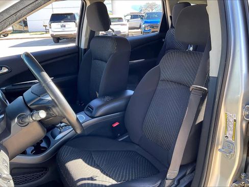 Used 2014 Dodge Journey SXT w/ Flexible Seating Group image 8