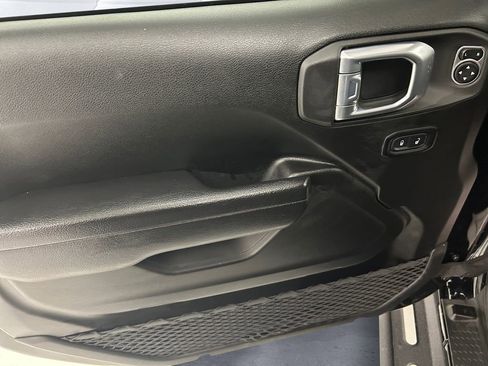 Used 2022 Jeep Wrangler Sport S image 12