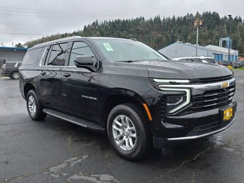 New 2026 Chevrolet Suburban LS image 3