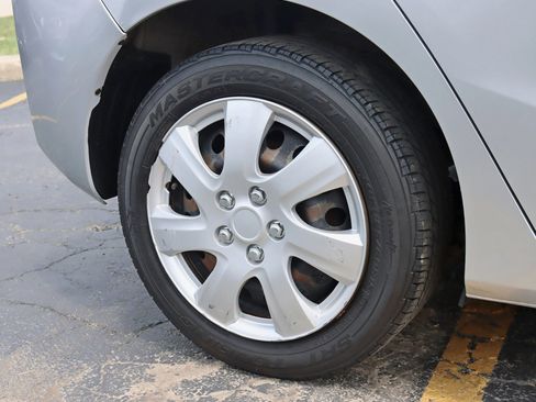 Used 2015 Honda Fit LX image 6