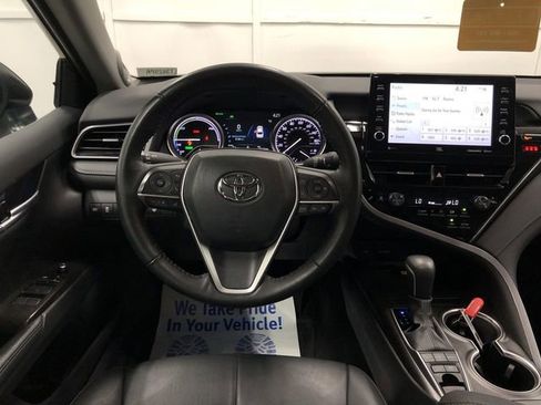Used 2024 Toyota Camry XLE w/ Navigation Package image 16