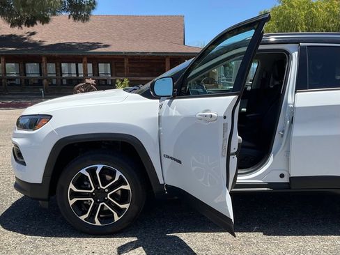 Used 2022 Jeep Compass Limited AWD/4WD image 39