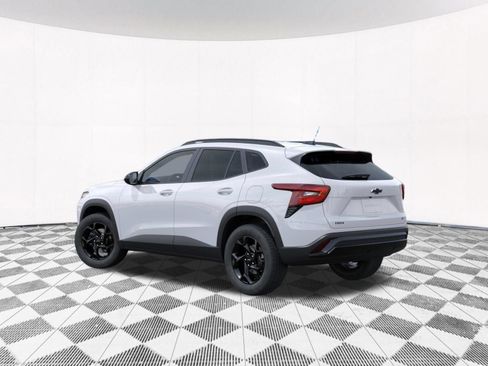 New 2026 Chevrolet Trax LT w/ Midnight Edition FWD image 7
