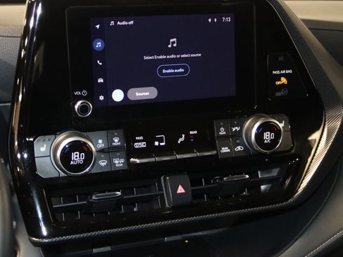 Used 2023 Toyota Highlander L image 43