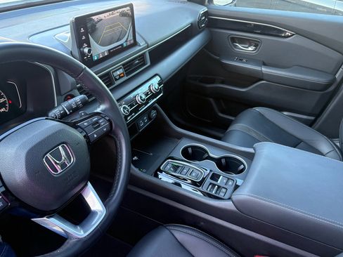Certified 2023 Honda Pilot Touring image 17