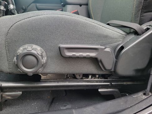 Used 2024 Jeep Wrangler Sport image 17