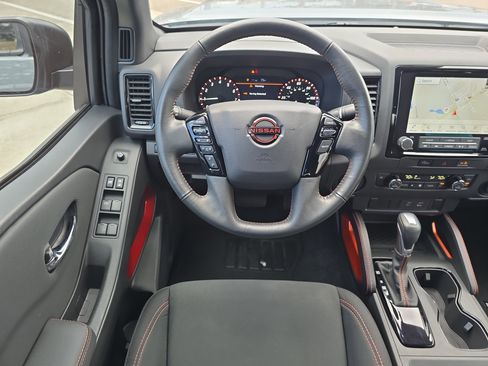 Used 2024 Nissan Frontier Pro-X image 15