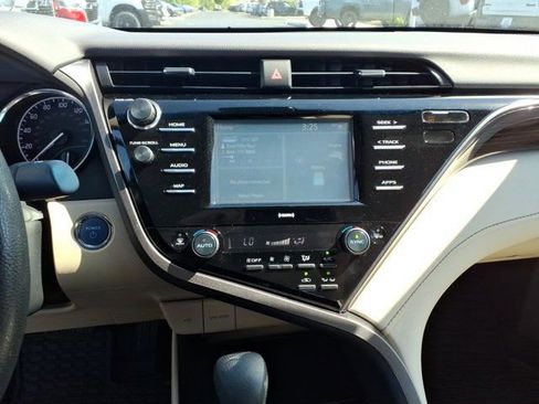 Used 2020 Toyota Camry LE w/ Fleet Convenience Package FWD image 9
