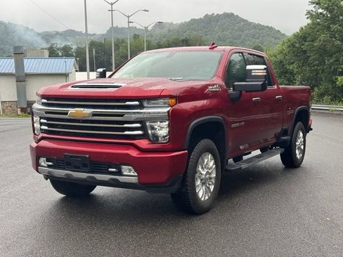 Used 2022 Chevrolet Silverado 2500 High Country AWD/4WD image 3