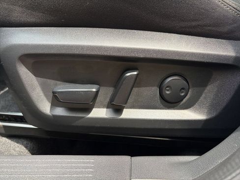 Used 2025 Nissan Rogue SV AWD/4WD image 22