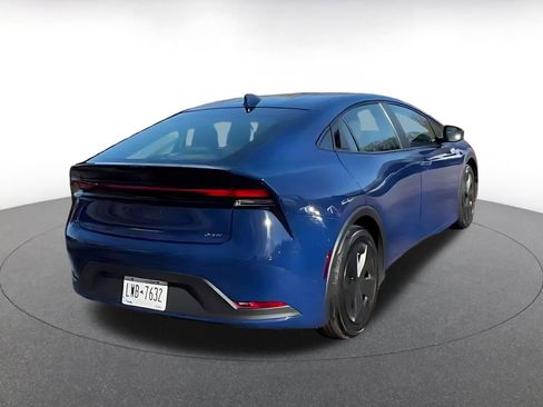 Used 2025 Toyota Prius LE image 12