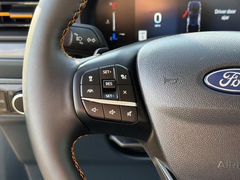 Used 2025 Ford Maverick Tremor image 9