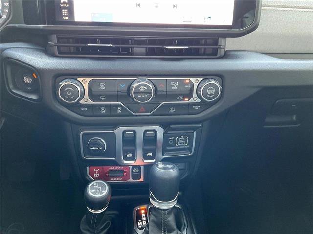 Used 2026 Jeep Wrangler Sport AWD/4WD image 23