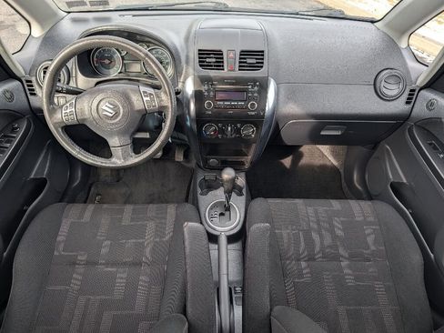 Used 2011 Suzuki SX4 AWD Hatchback image 17