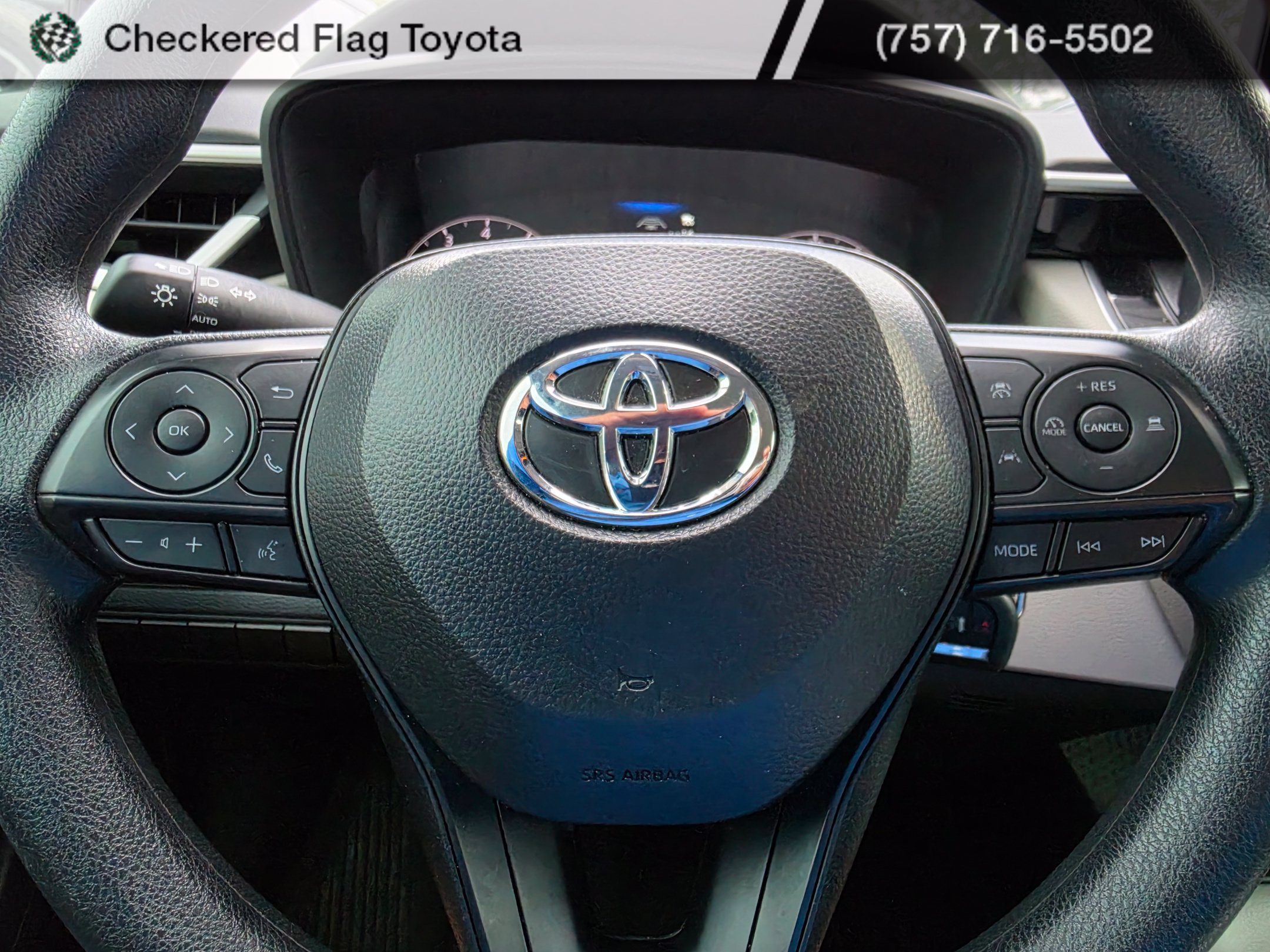Used 2025 Toyota Corolla LE FWD image 13