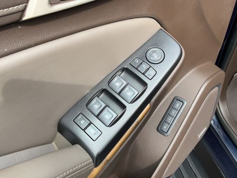 Certified 2020 GMC Yukon XL Denali w/ Denali Premium Package AWD/4WD image 31
