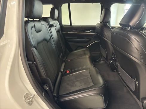 Used 2024 Jeep Grand Cherokee Trailhawk w/ Luxury Tech Group III image 32