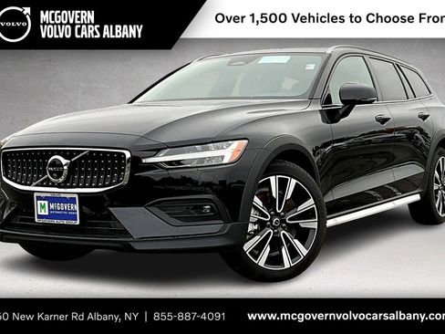 New 2026 Volvo V60 B5 Cross Country Ultra w/ Protection Package Premier image 1