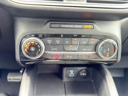 Used 2022 Ford Escape SE w/ SE Sport Appearance Package AWD/4WD image 56