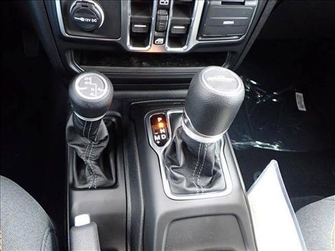 New 2026 Jeep Gladiator Sport AWD/4WD image 19