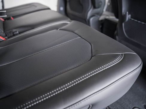 New 2026 Chrysler Pacifica Select image 29