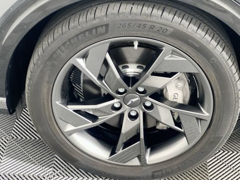 Used 2023 Genesis Electrified GV70 Advanced image 10