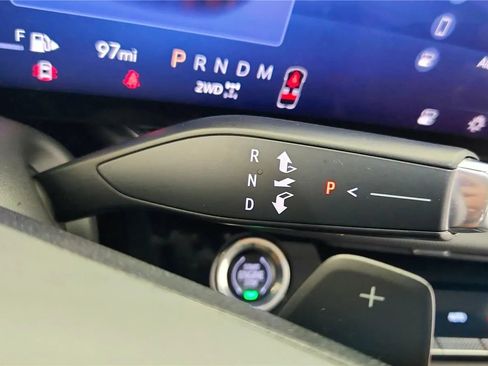 Used 2024 Buick Envision Preferred AWD/4WD image 19