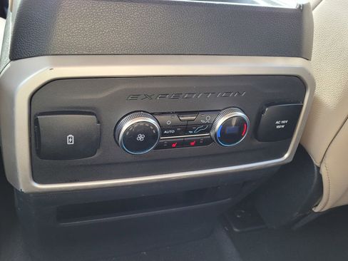 Used 2024 Ford Expedition Max Limited image 16