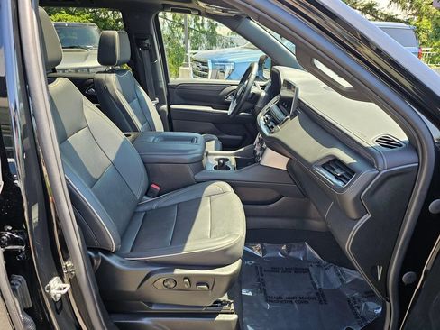 Used 2023 GMC Yukon SLT w/ SLT Premium Package AWD/4WD image 11