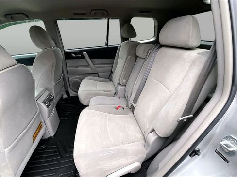 Used 2012 Toyota Highlander 4WD w/ Tech Pkg image 19