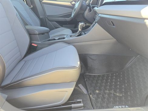 New 2026 Volkswagen Jetta SE image 11