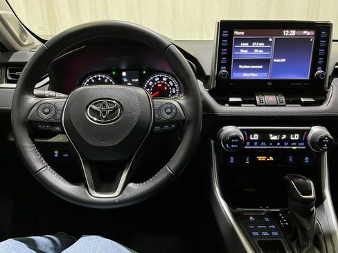 Certified 2022 Toyota RAV4 XLE Premium image 19