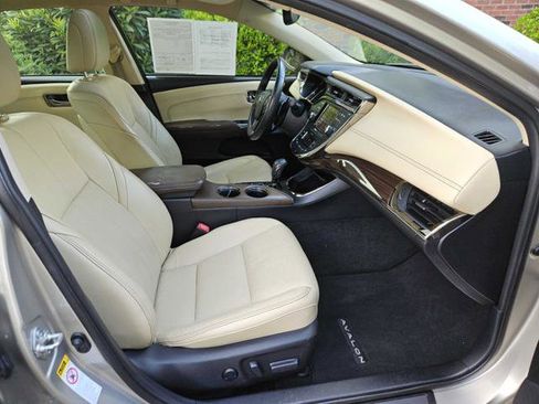 Used 2013 Toyota Avalon Limited image 32