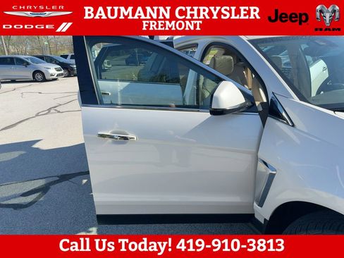 Used 2015 Cadillac SRX Luxury w/ Driver Awareness Package AWD/4WD image 12