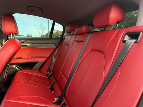 Used 2019 Alfa Romeo Stelvio image 29
