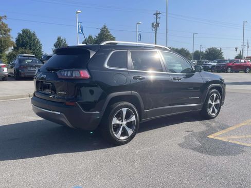 Used 2019 Jeep Cherokee Limited FWD image 6