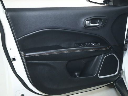 Used 2020 Jeep Compass Latitude w/ Cold Weather Group image 15