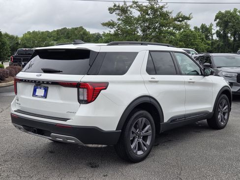 New 2026 Ford Explorer Active w/ Active Comfort Package AWD/4WD image 8