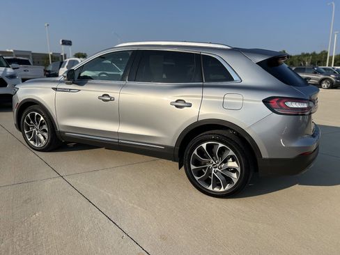 Used 2022 Lincoln Nautilus Reserve image 4