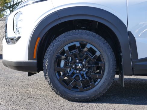 New 2026 Mitsubishi Outlander Trail Edition AWD/4WD image 11