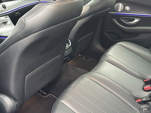 Used 2020 Mercedes-Benz E 350 4MATIC Sedan image 31