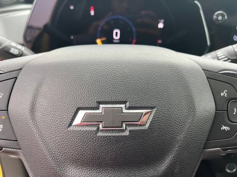 Used 2024 Chevrolet Trax RS w/ Sunroof Package FWD image 28