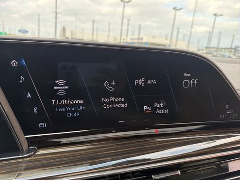 Used 2021 Cadillac Escalade Sport w/ LPO, Illumination Package image 19