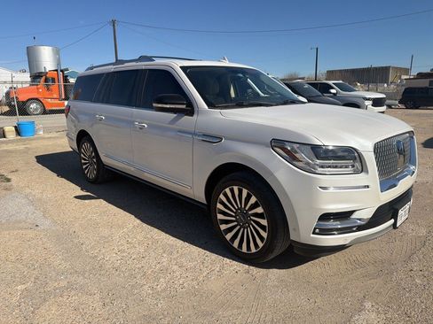 Used 2019 Lincoln Navigator L Reserve image 3