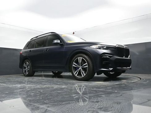 Used 2022 BMW X7 xDrive40i w/ M Sport Package AWD/4WD image 61